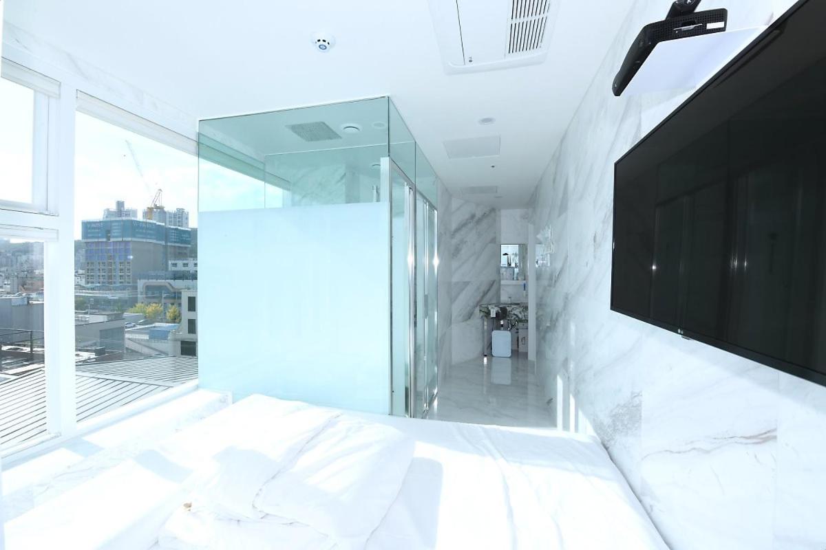 HOTEL 1 19/55