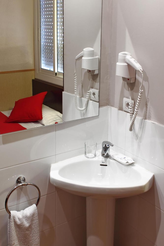 Yomo Hostal BCN Port 20/38