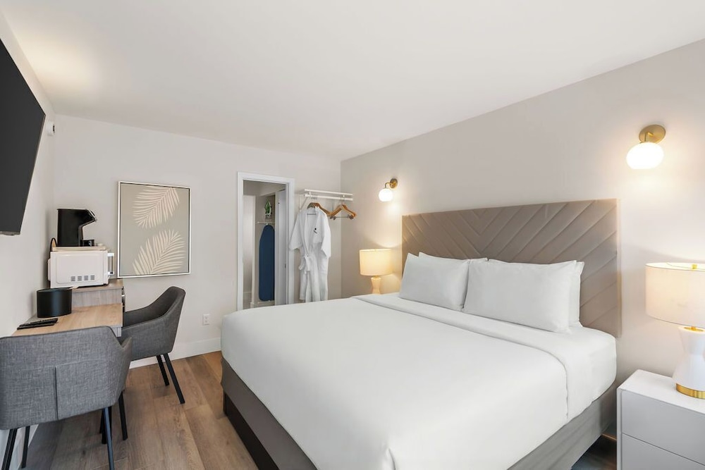 The Garden Hotel and Resort 15/62