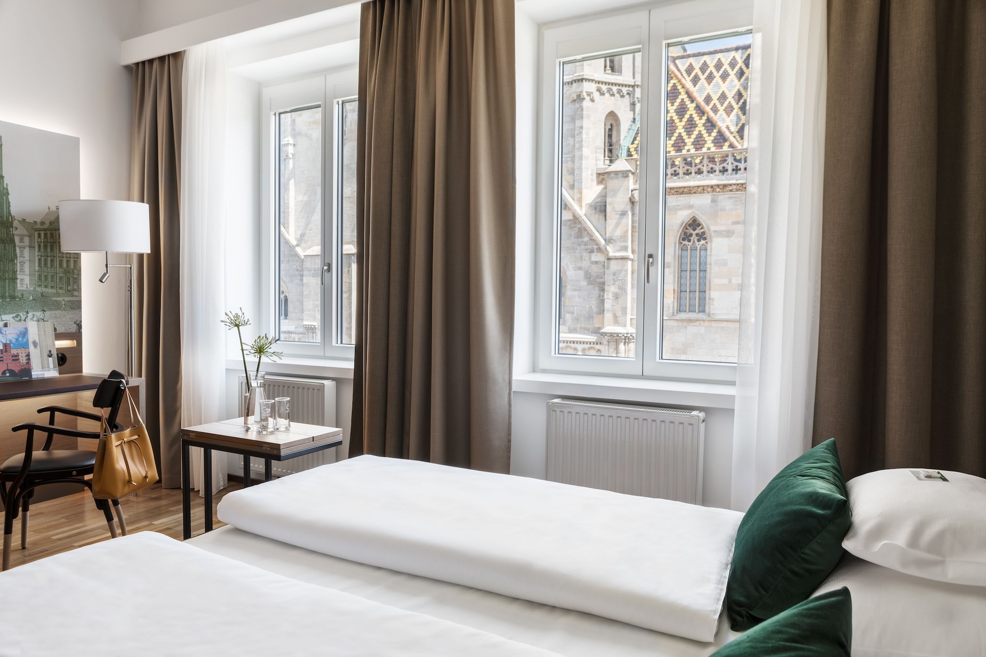 CATHEDRAL, KING BED, CITY VIEW