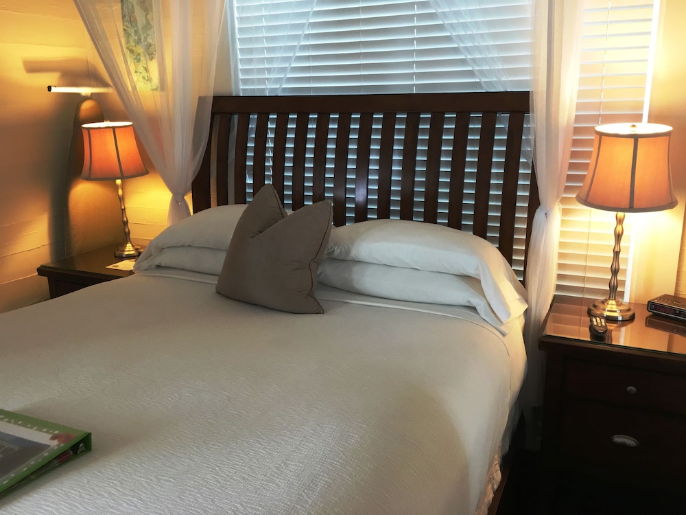 Avalon Bed & Breakfast 12/55