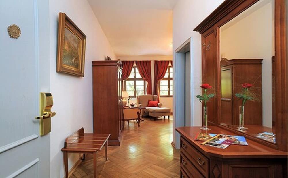 Romantik Hotel Burgkeller & Residenz Kerstinghaus 50/50