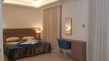 STUDIO SUITE POOL AND SEA VIEW