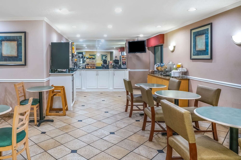 La Quinta Inn And Suites By Wyndham Nashville Franklin 39/46