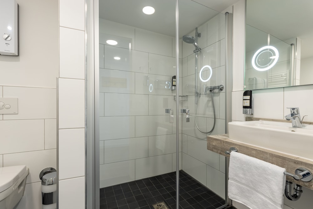 Trip Inn Living and Suites 42/42