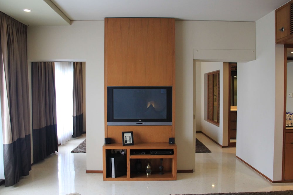 Radisson Blu Dhaka Water Garden 61/83
