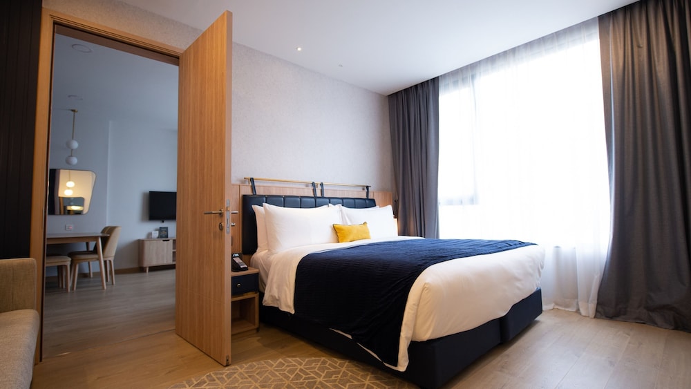 Staybridge Suites Bangkok Thonglor 12/80
