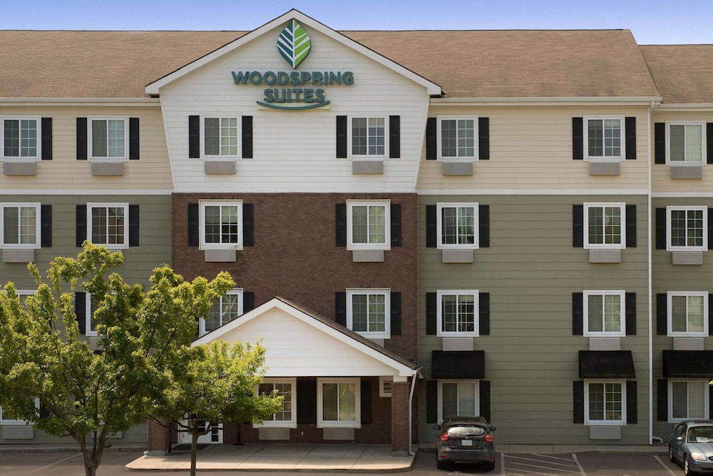 WoodSpring Suites Kansas City Liberty 7/37