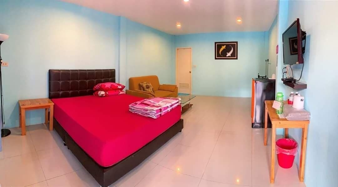 ROOM, DOUBLE BED