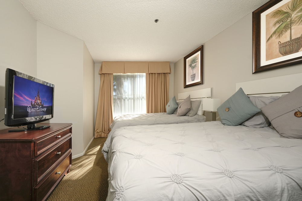 Parc Corniche Condominium Suites 6/62