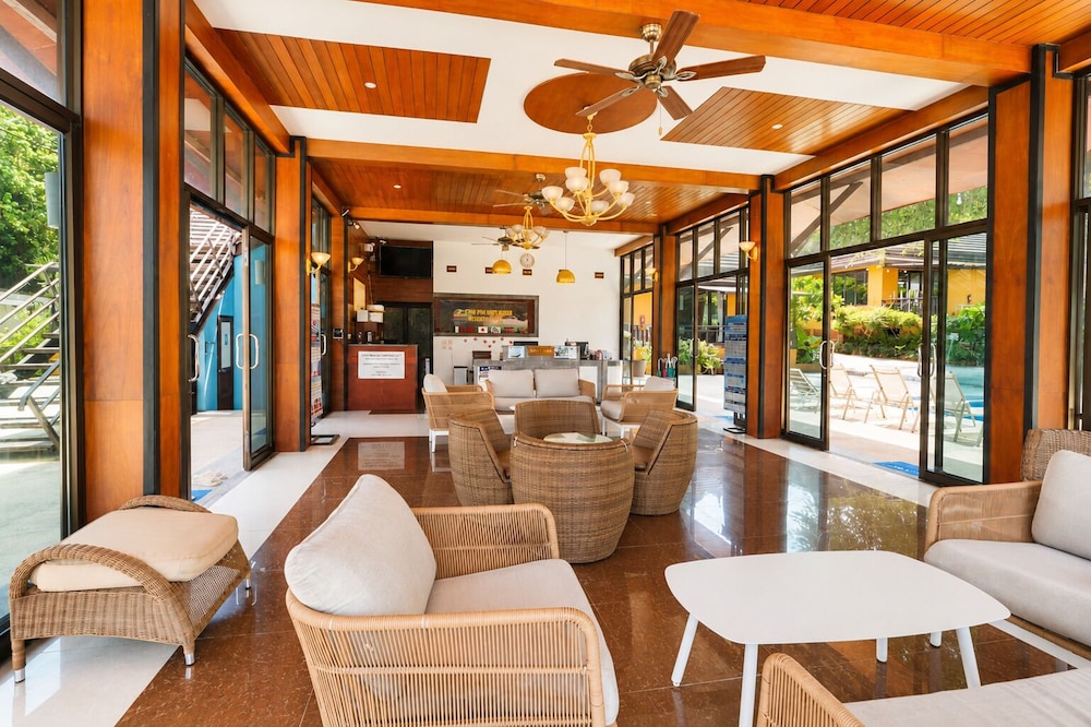 Phi Phi Long Beach Resort & Villa 30/50