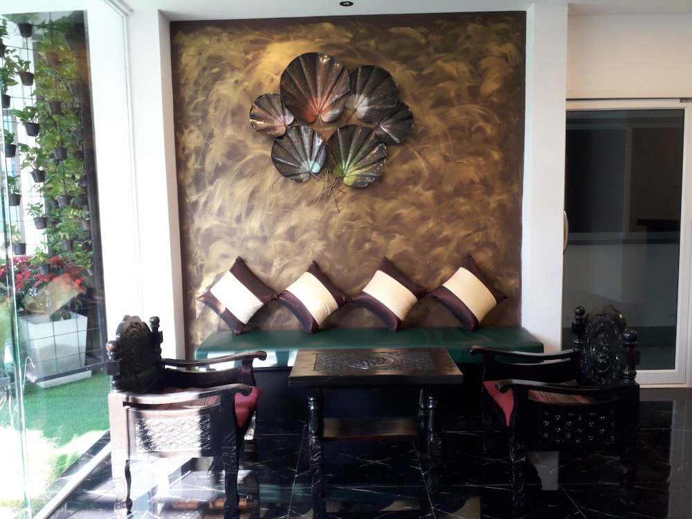 Northland House Hotel 5/22