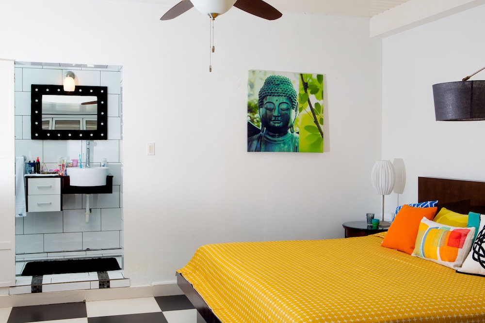 Modern Hotel Aruba 30/50