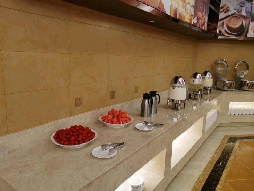 Vienna International Hotel (Chengdu Convention and Exhibition Center, Qilong Metro Station) 20/26