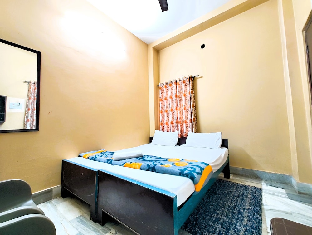 Teerth Guest House 32/64