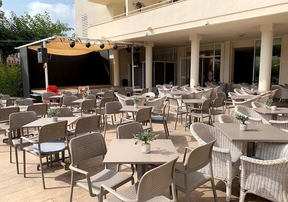 Intelier Rosella Hotel 32/41
