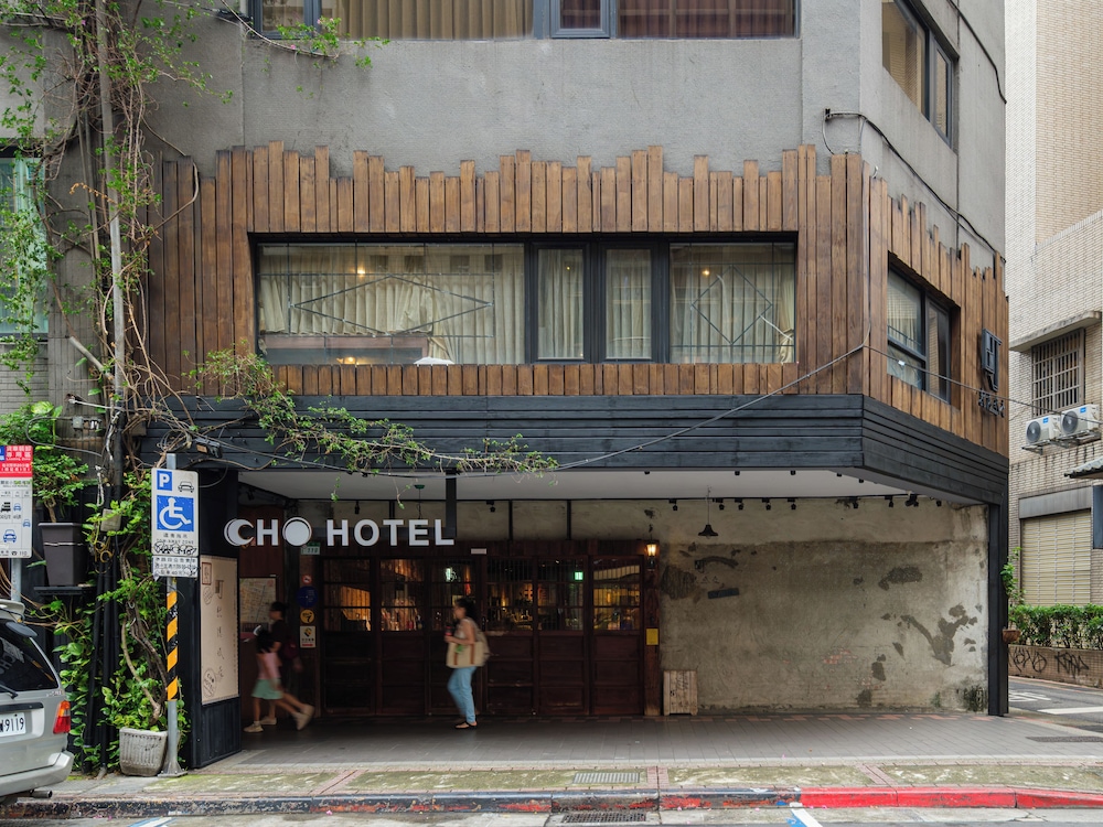 Cho Hotel 3/49