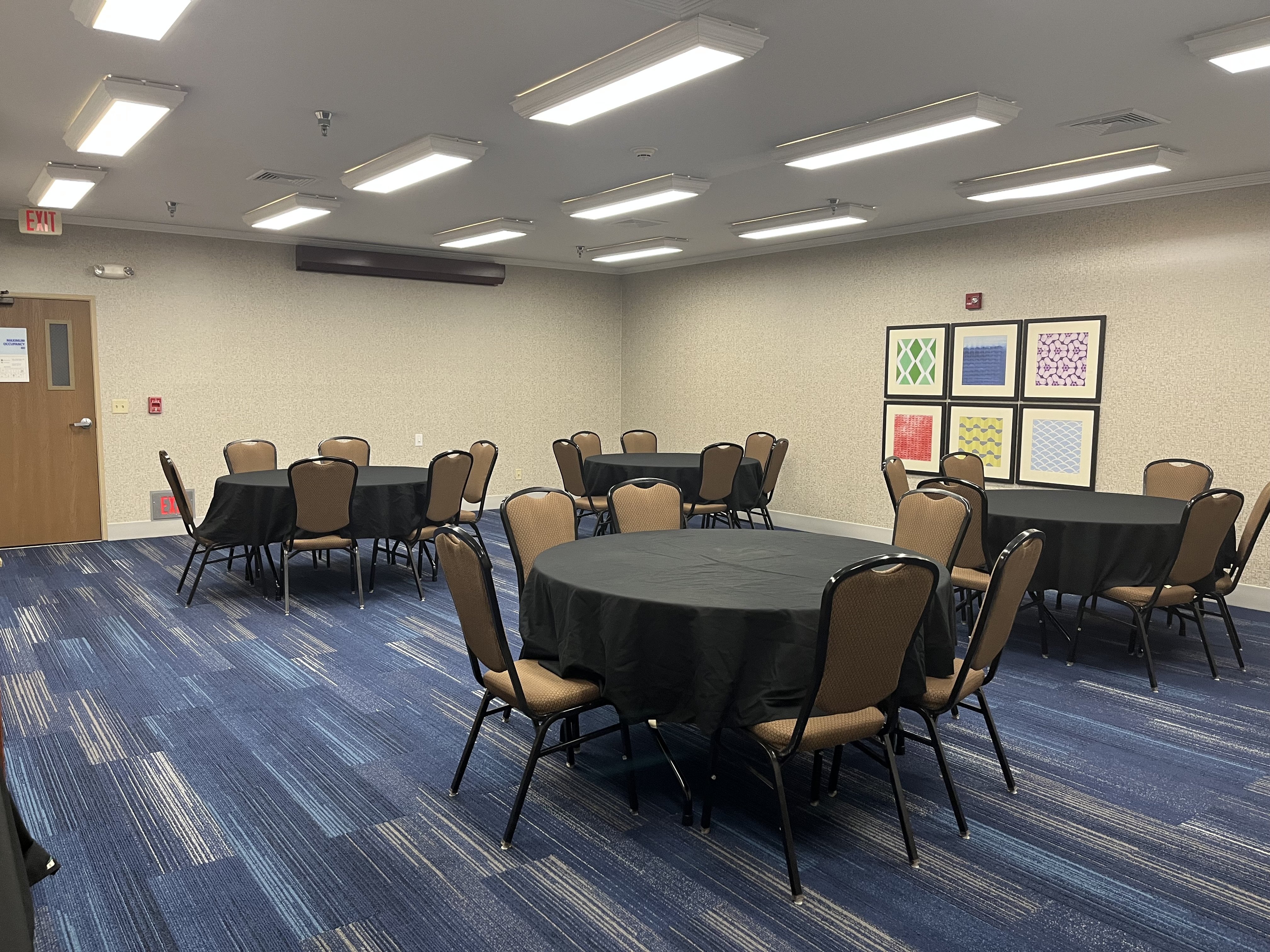 Holiday Inn Express Hotel and Suites Sioux Falls At Empire Mall 63/75