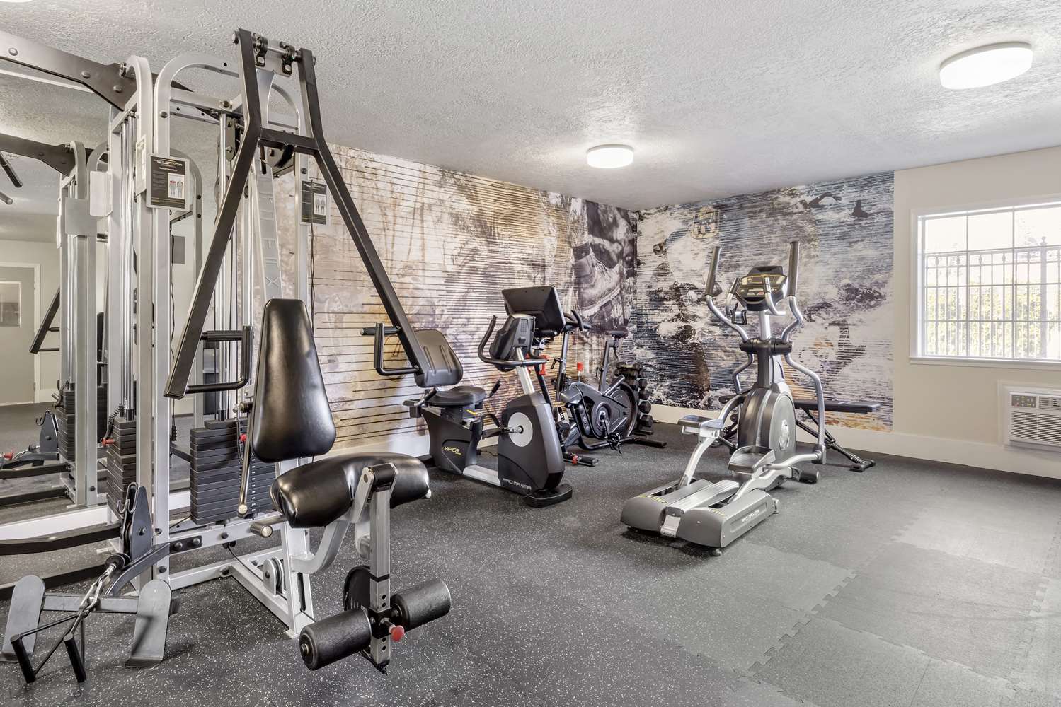 Best Western Plus Grand Manor Inn 14/43