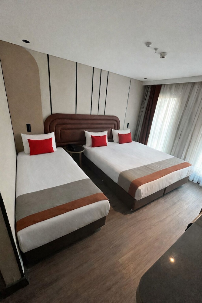 Edition Old City Hotel 15/50