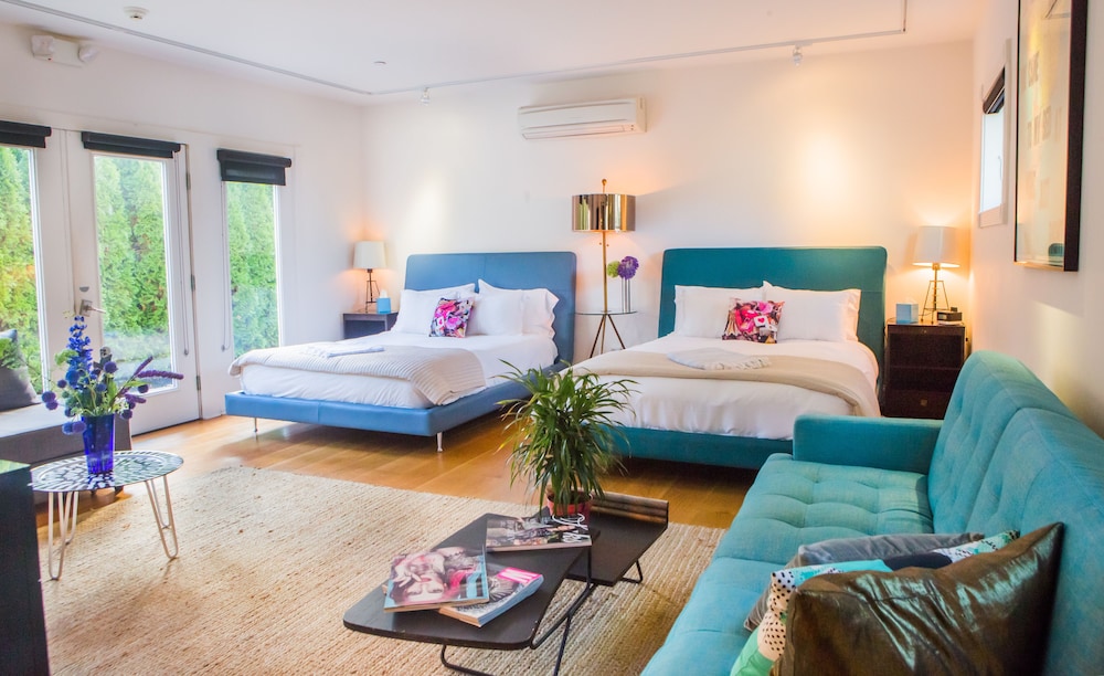 Garden Suite, 2 Queen Beds, Ground Floor, Accessible