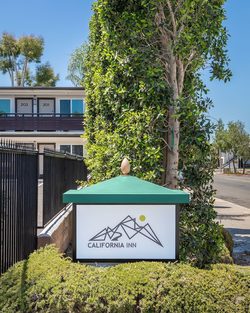 California Inn 41/49