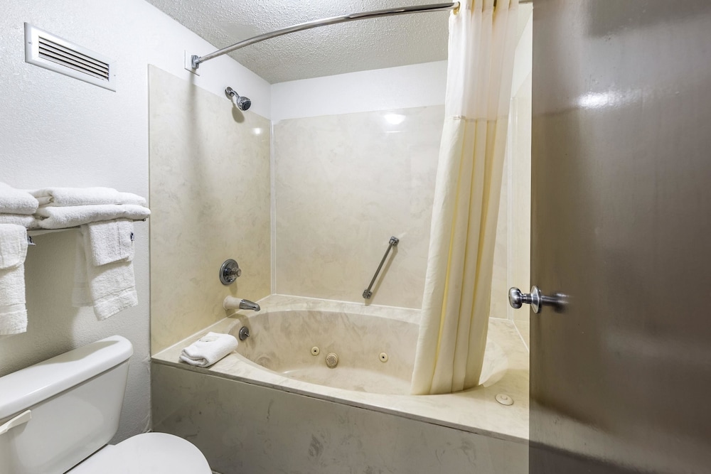 Quality Inn Simpsonville-Greenville 19/41