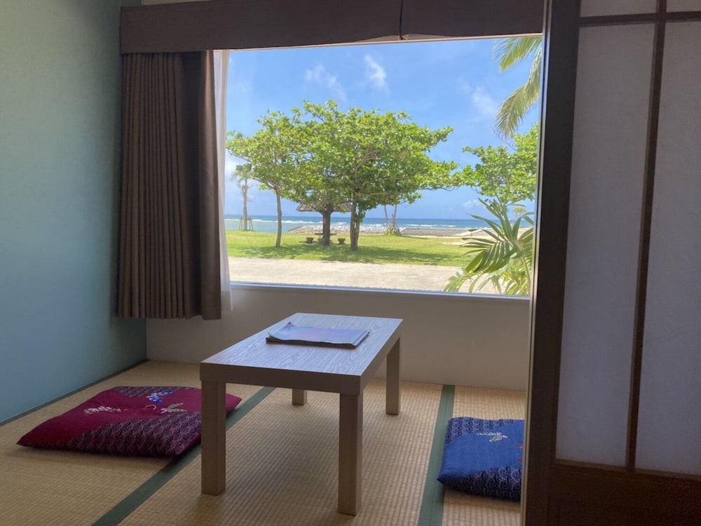 Sunset Beach Hotel 27/55