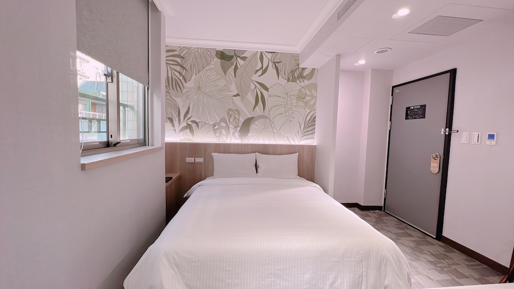 East Dragon Hotel 27/74
