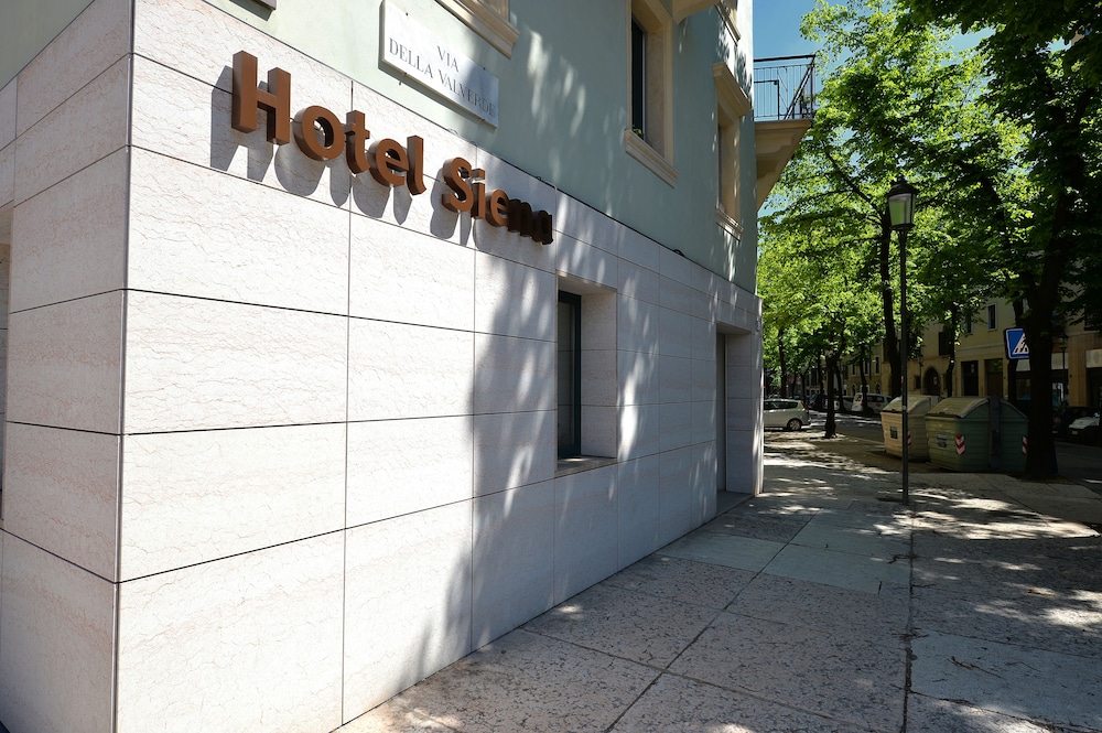 Hotel Siena 45/48