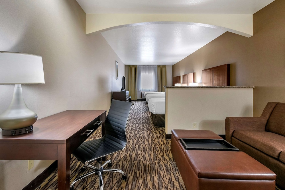 Comfort Suites Portland Airport 30/39