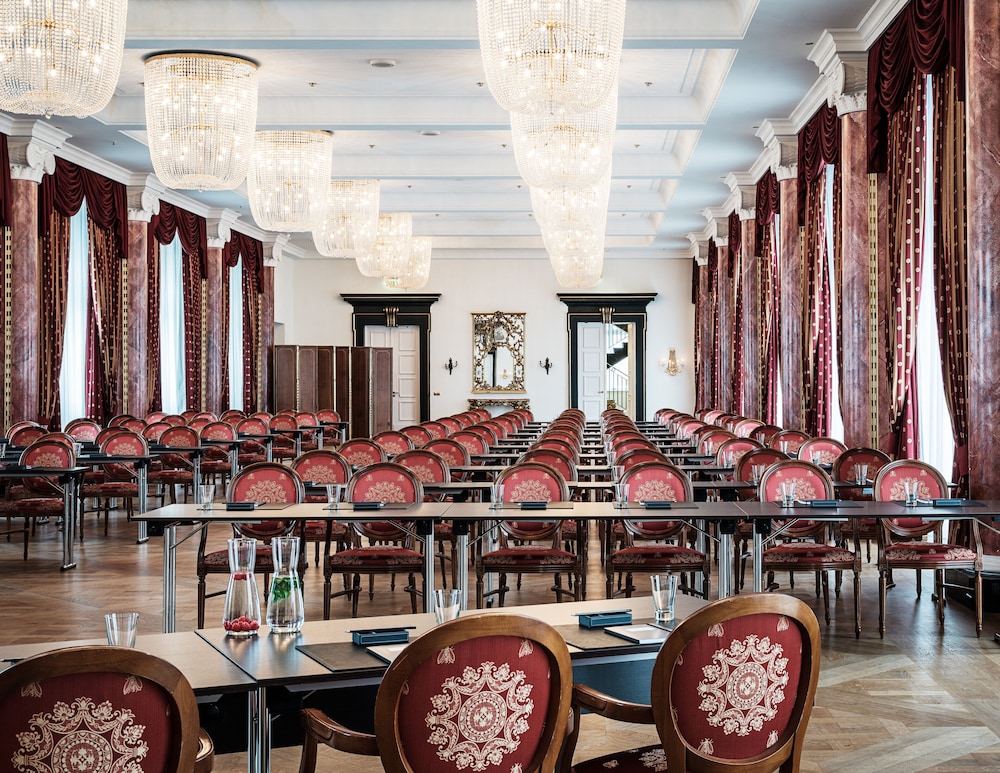 Althoff Grandhotel Schloss Bensberg 60/70