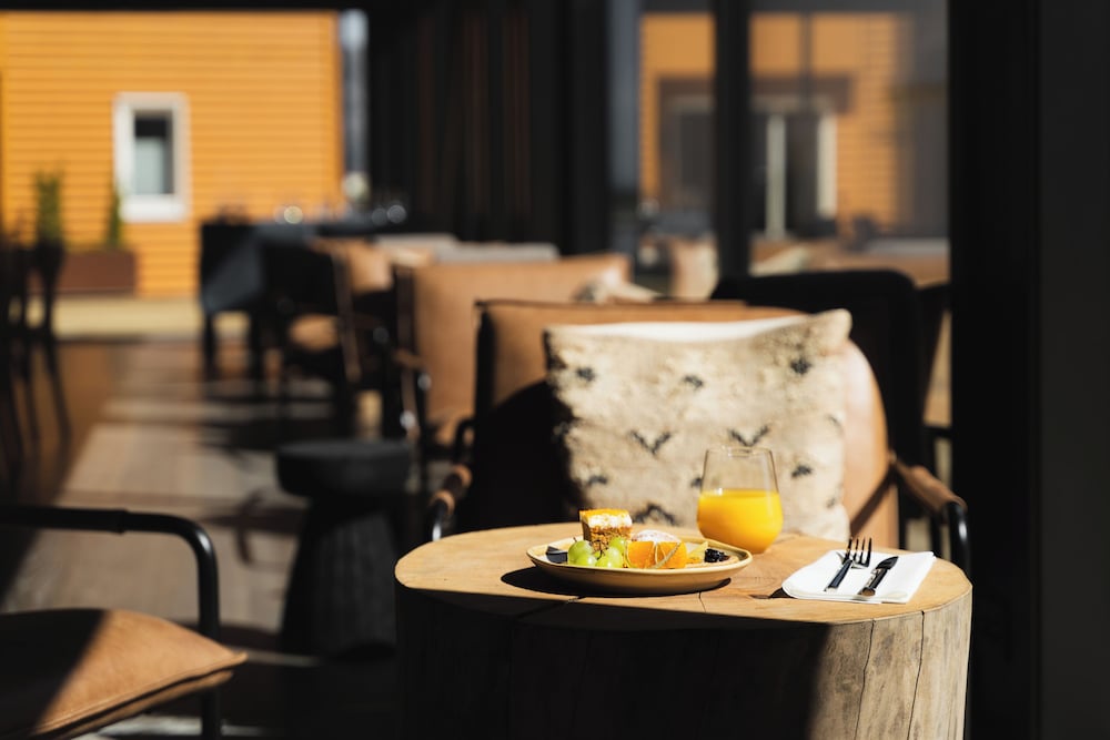 Henningsvaer Bryggehotell by Classic Norway Hotels 35/50