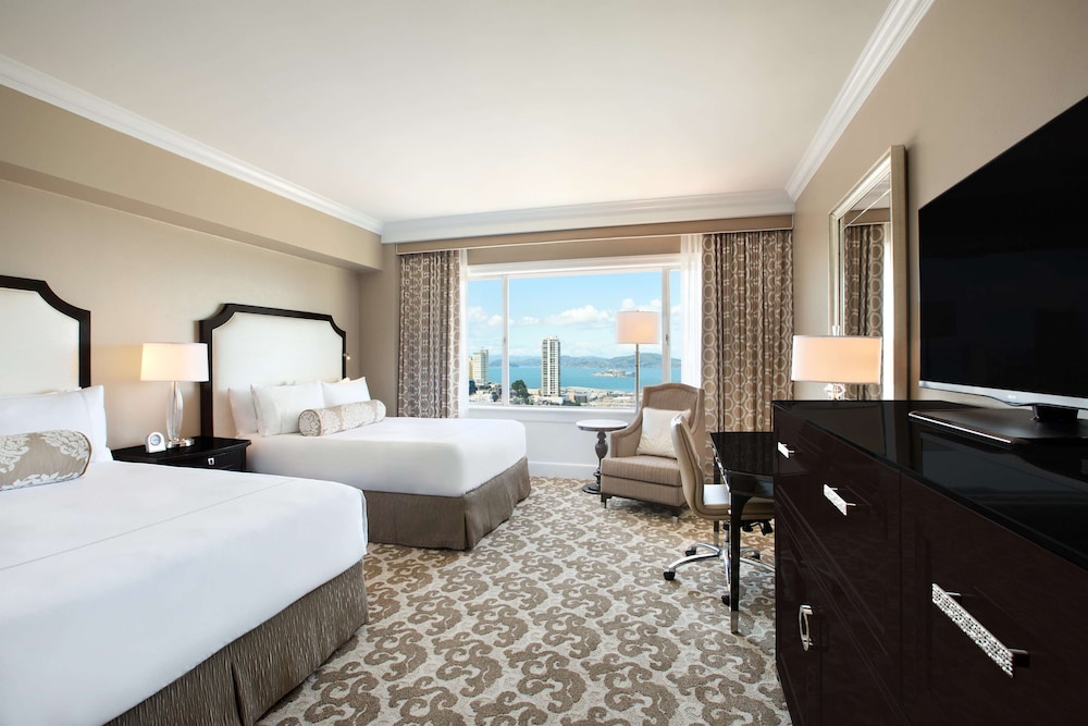 SIGNATURE, 2 QUEEN BEDS, BAY VIEW