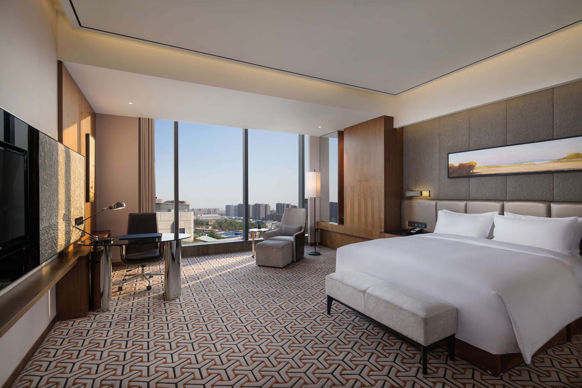 EXECUTIVE, SUITE