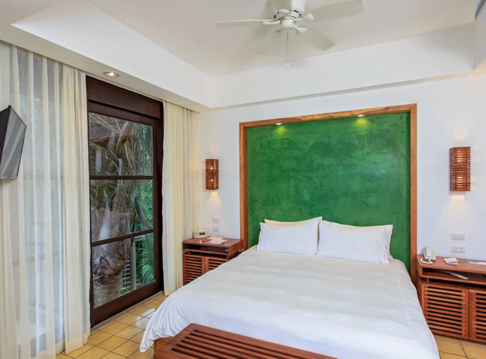 Arenas del Mar Beachfront & Rainforest Resort 15/75