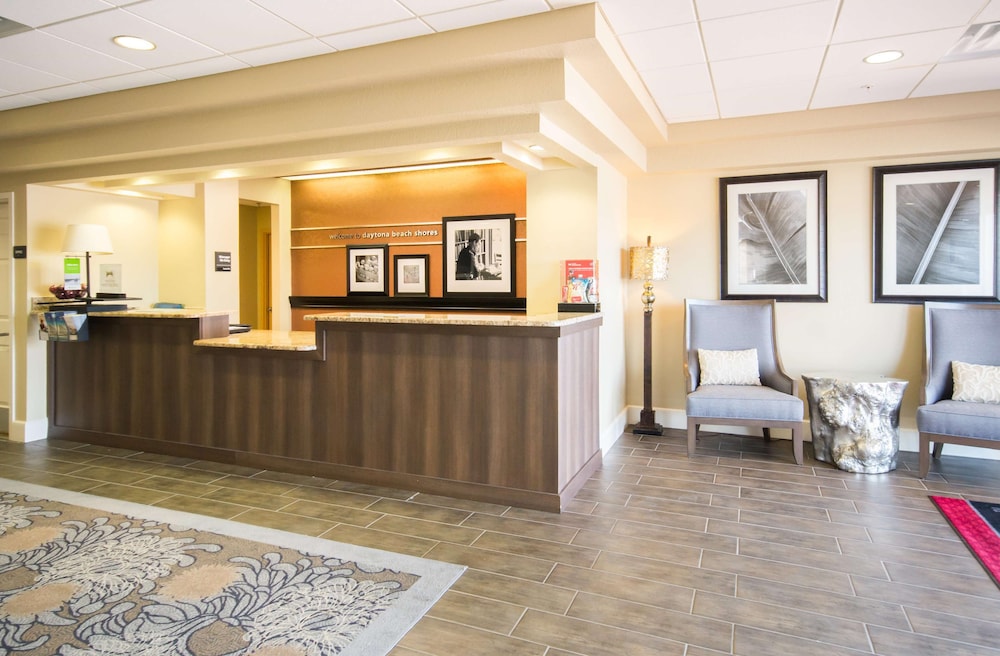 Hampton Inn Daytona Beach Shores 14/45