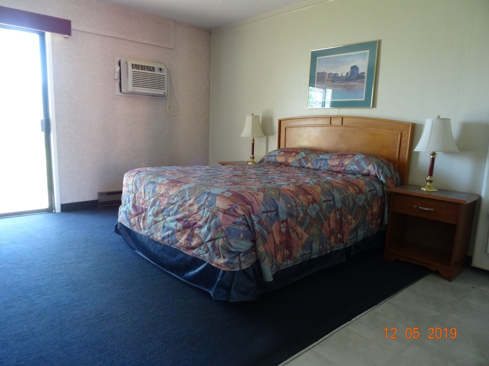 Hospitality Inn 20/55