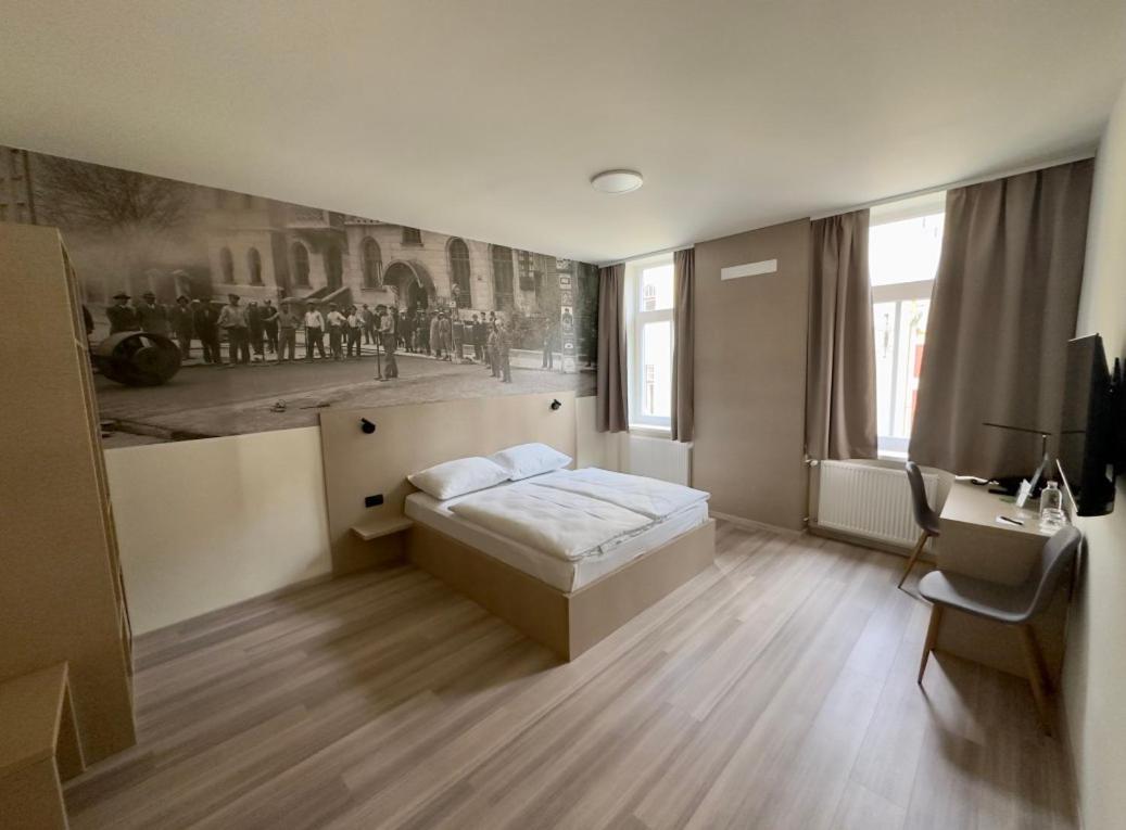 Comfort, Double Bed, Hotel Evropa Celje 2/5