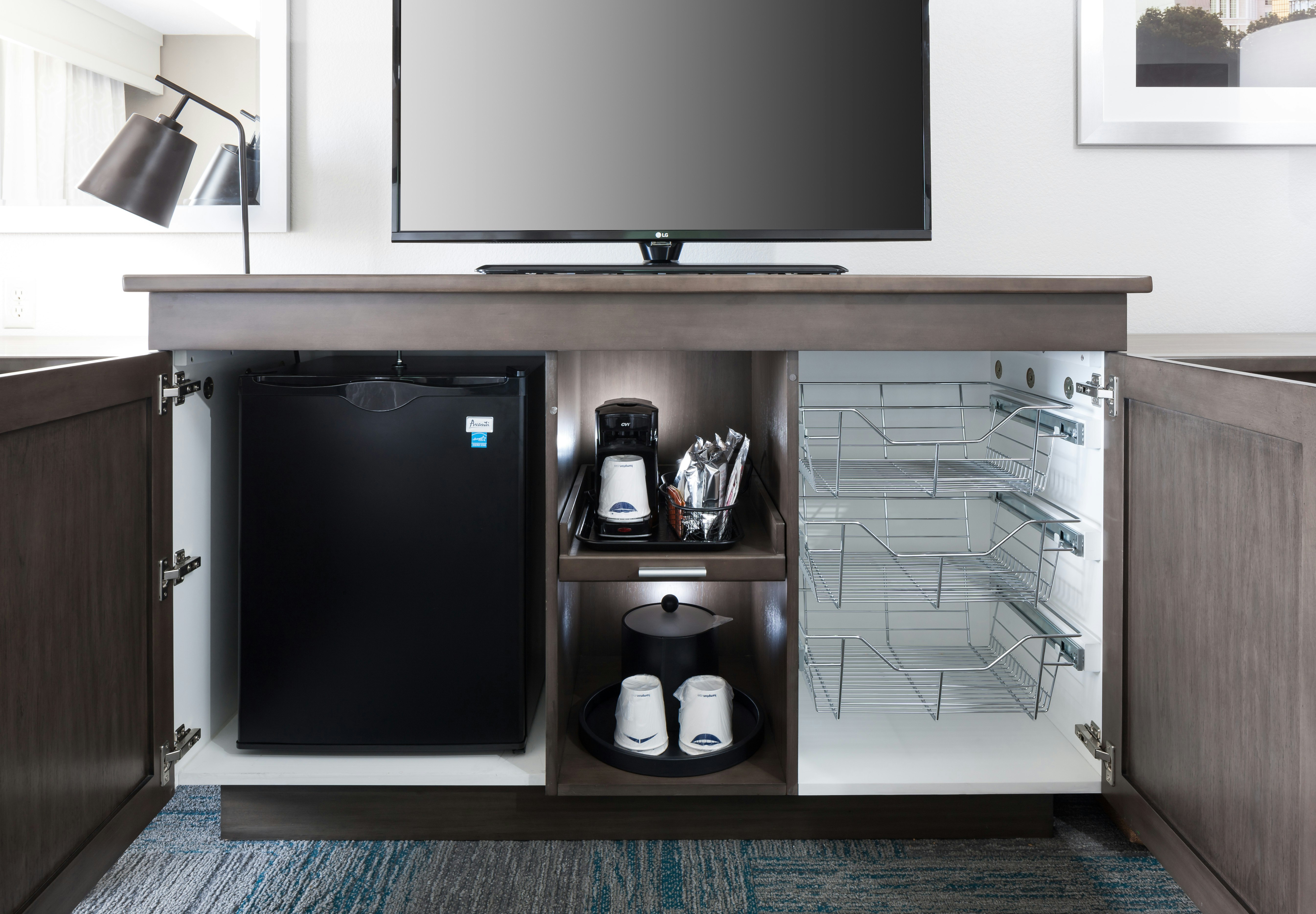 ROOM, KING BED, ACCESSIBLE
