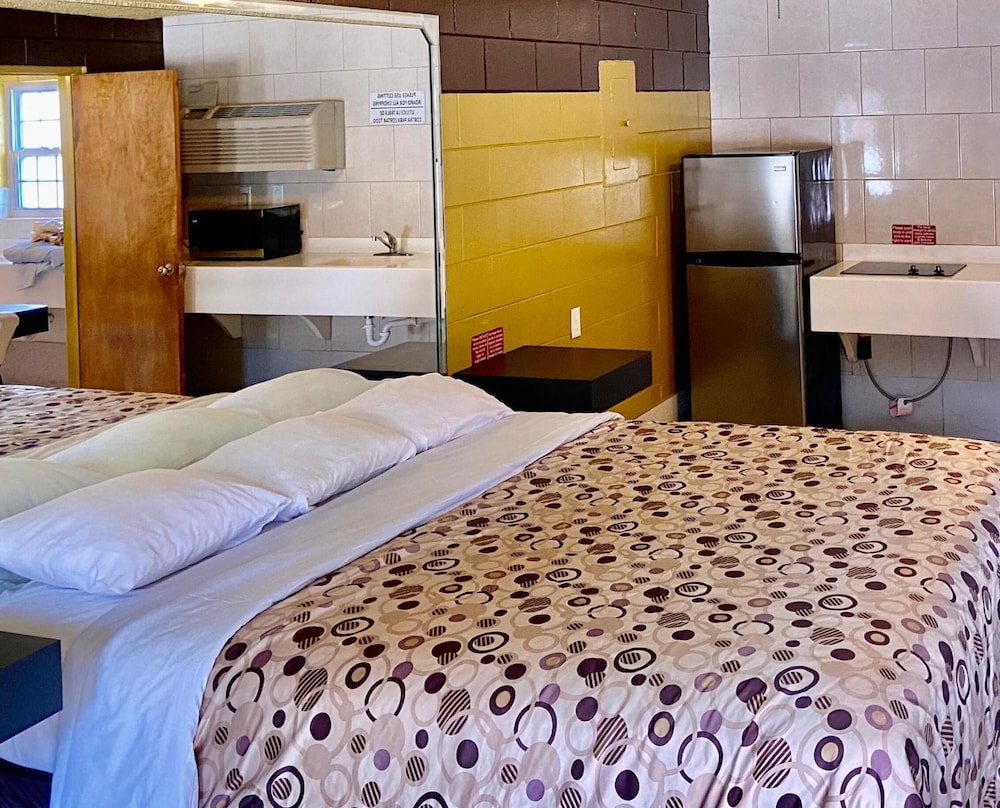 American Inn And Suites 28/47