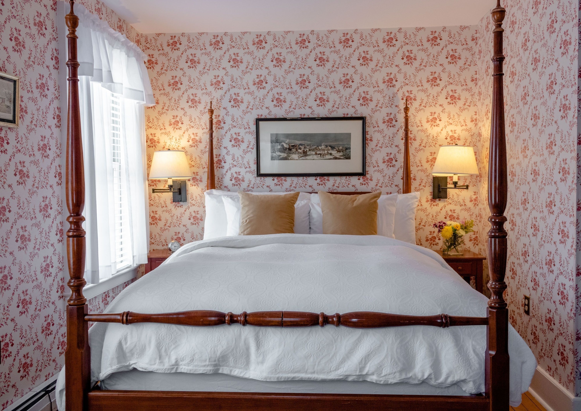 Village, Queen Bed