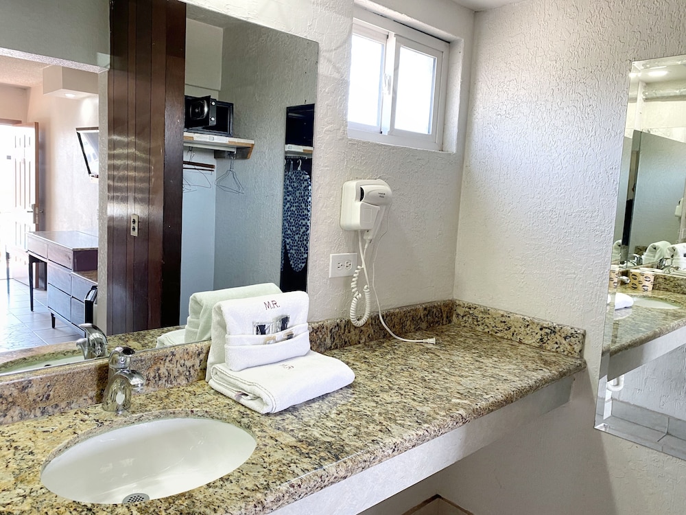 Reno Hotel 48/55
