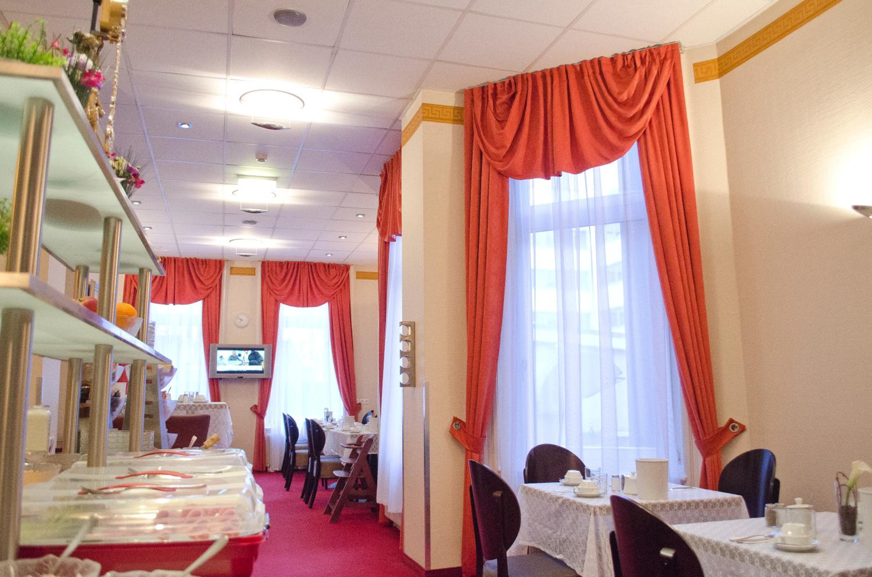 Hotel Polo Am Zob 31/54