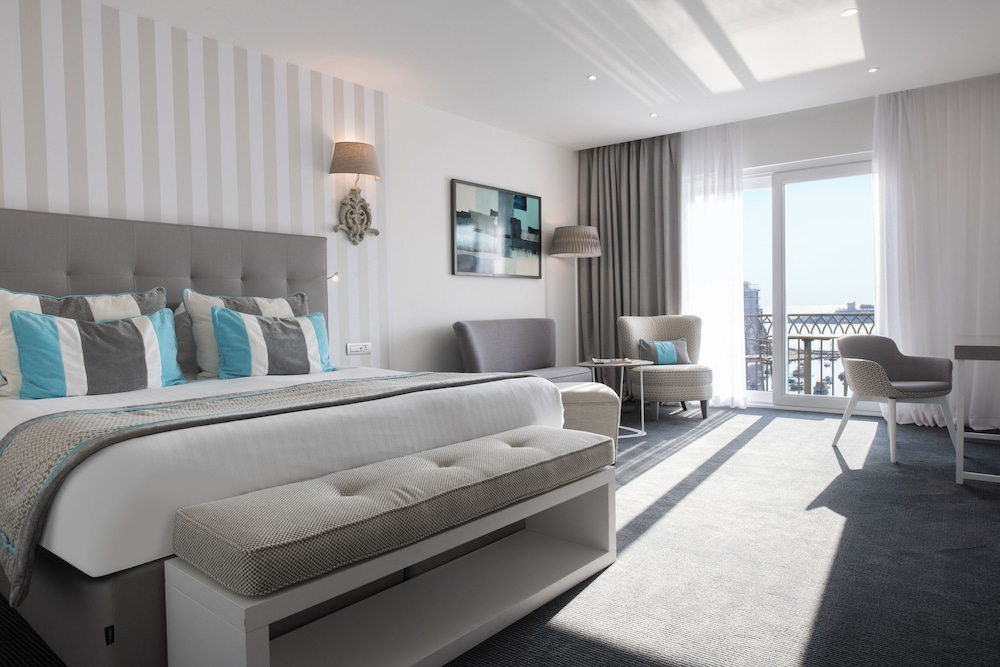 Room at Juliani Hotel, ST JULIANS