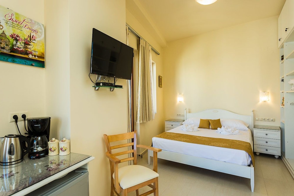 Polyxenia Boutique Hotel 16/50