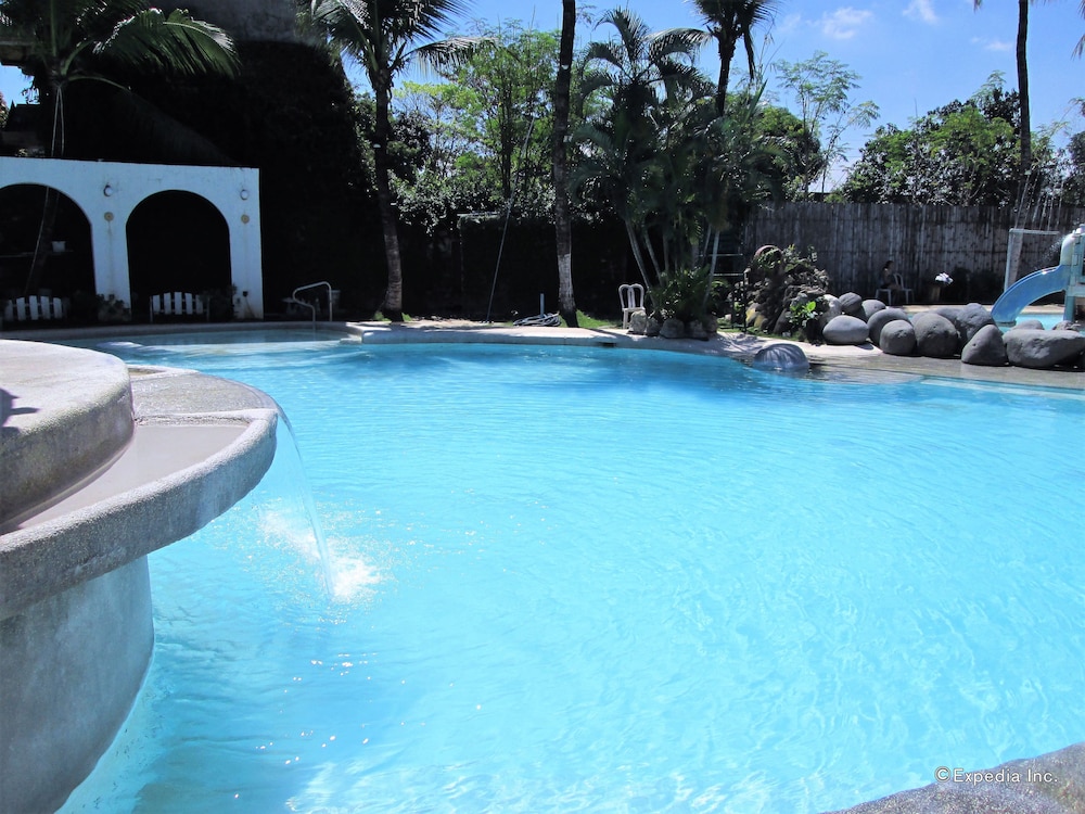 Country Village Hotel 24/37