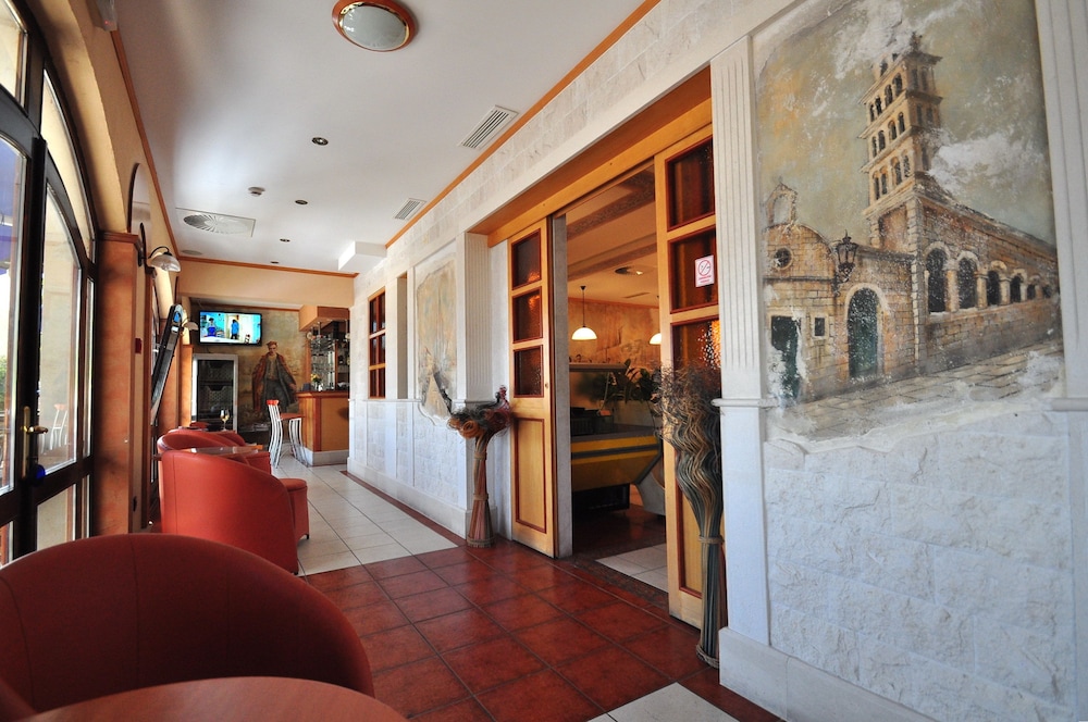 Hotel Krilo 61/71