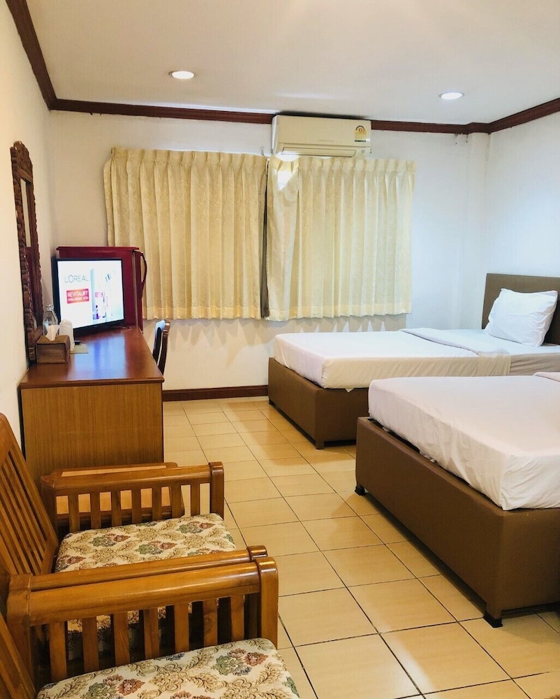 At Bangkok Hotel 23/50