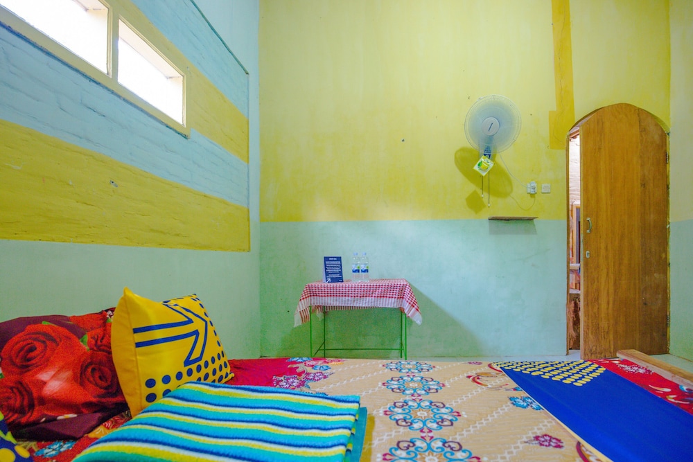 SPOT ON 1762 Gandrung Payungan Family Inn 22/26